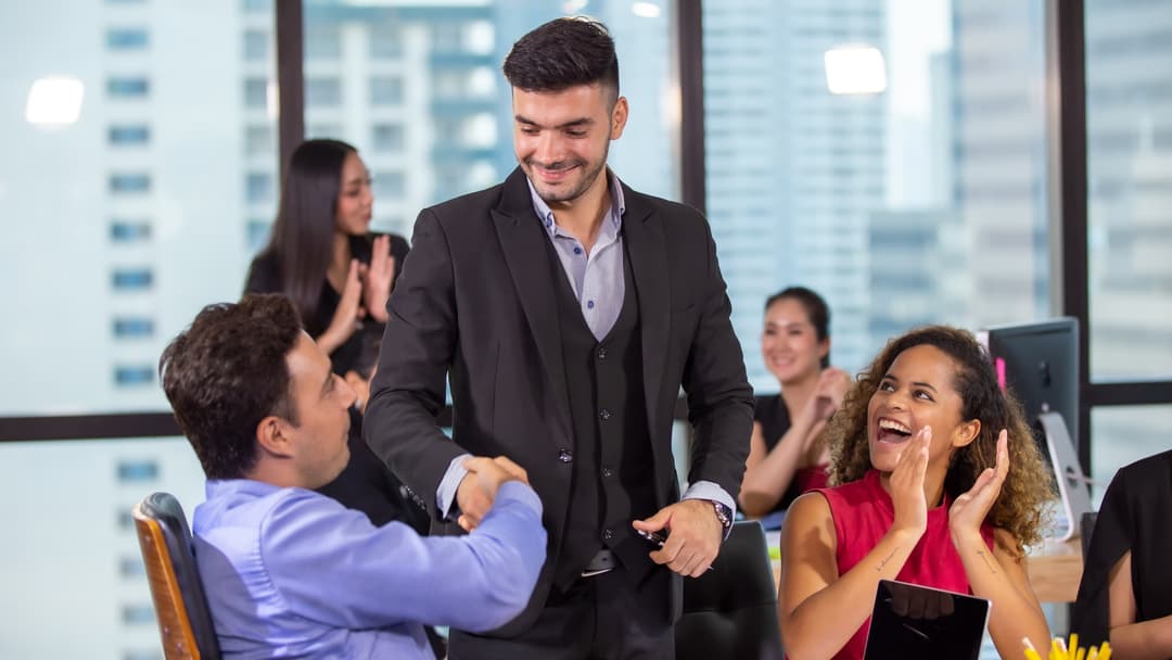 Congratulations email: How to say it right at work | Fyxer