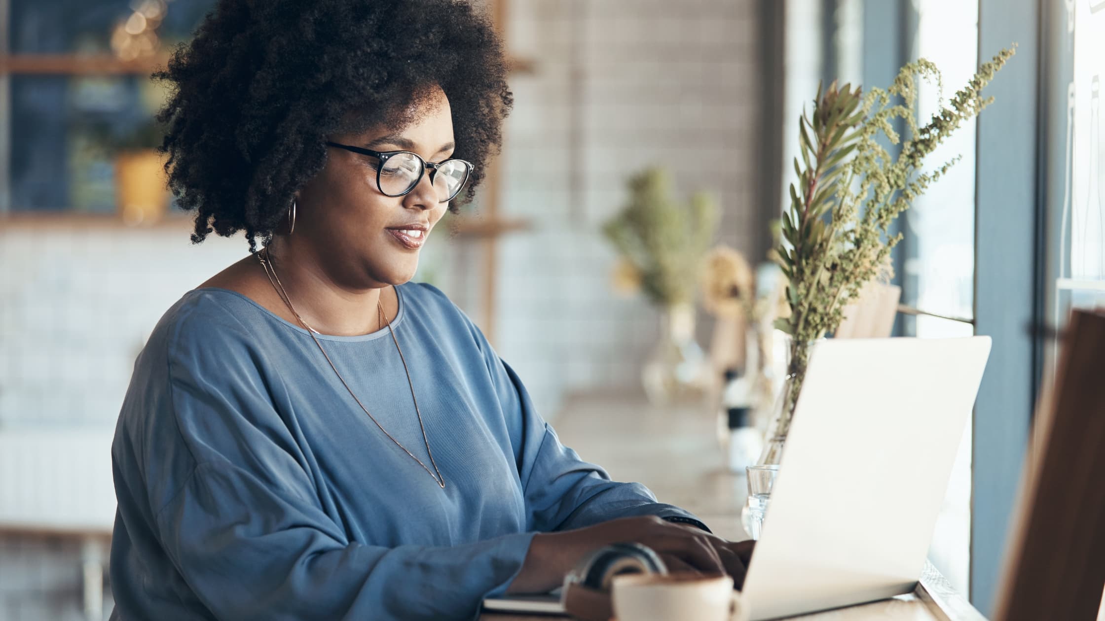 How to Manage Multiple Email Accounts Without Losing Focus