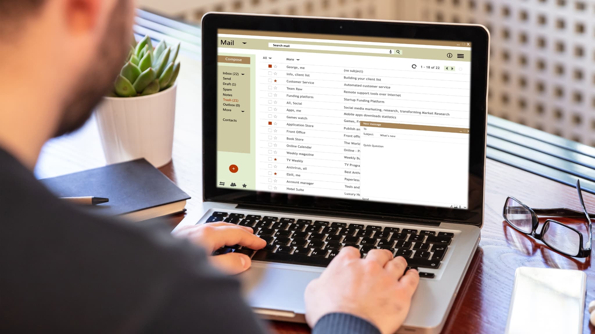Gmail vs Outlook: Pinning and starring emails.