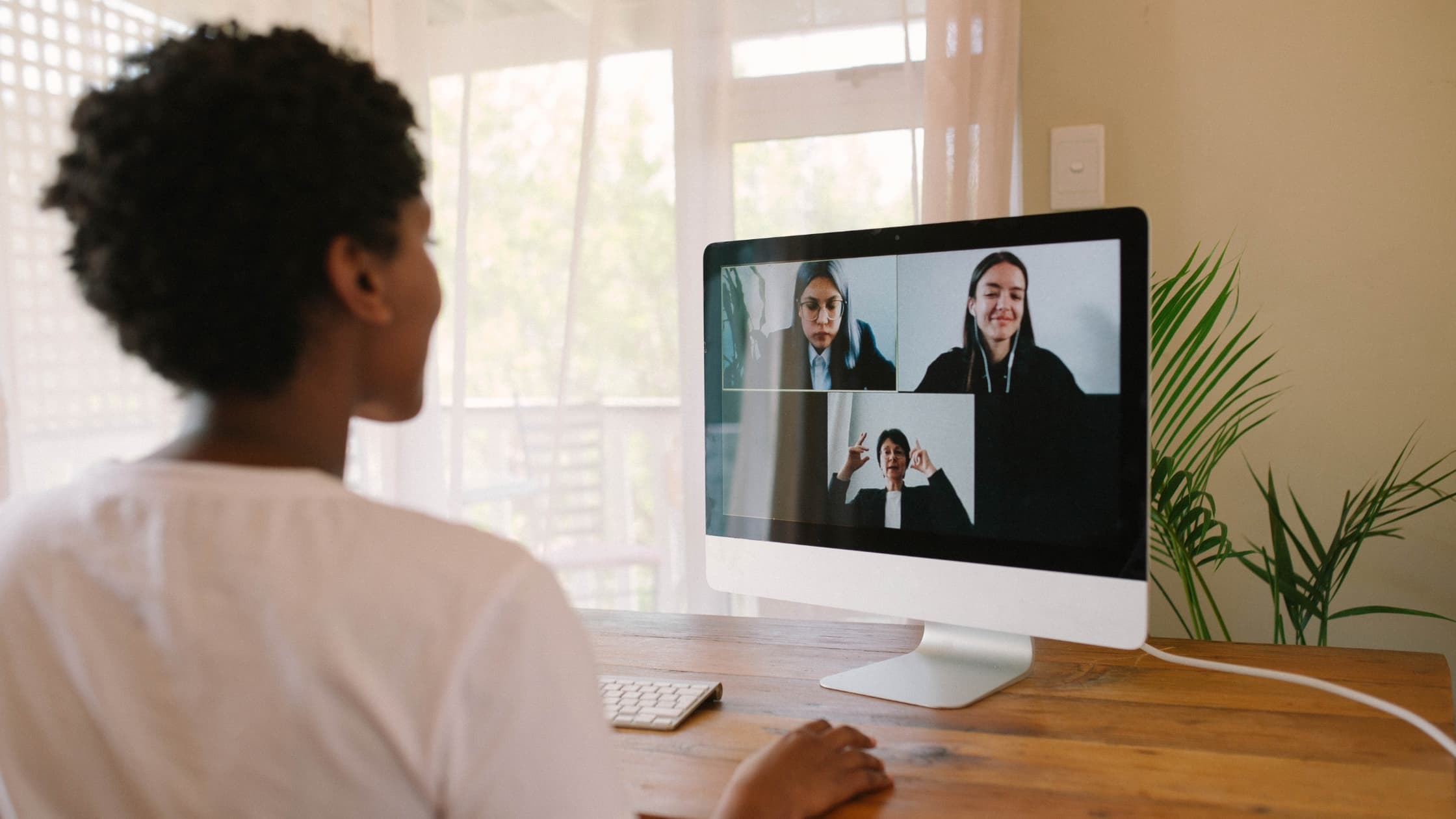 Zoom vs Google Meet: Which is better for your team?