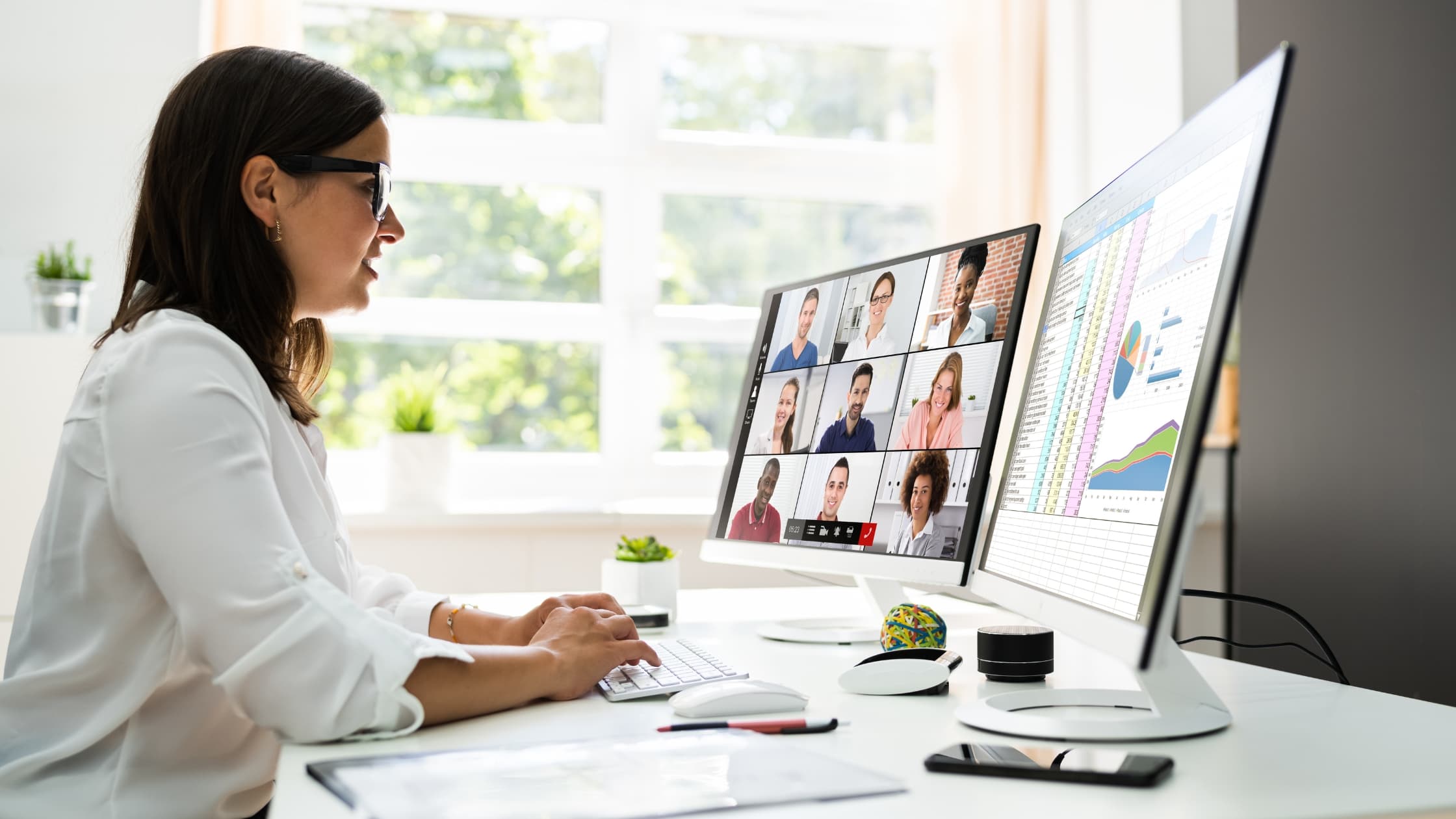 Zoom webinar vs Zoom meetings: Which should you use?