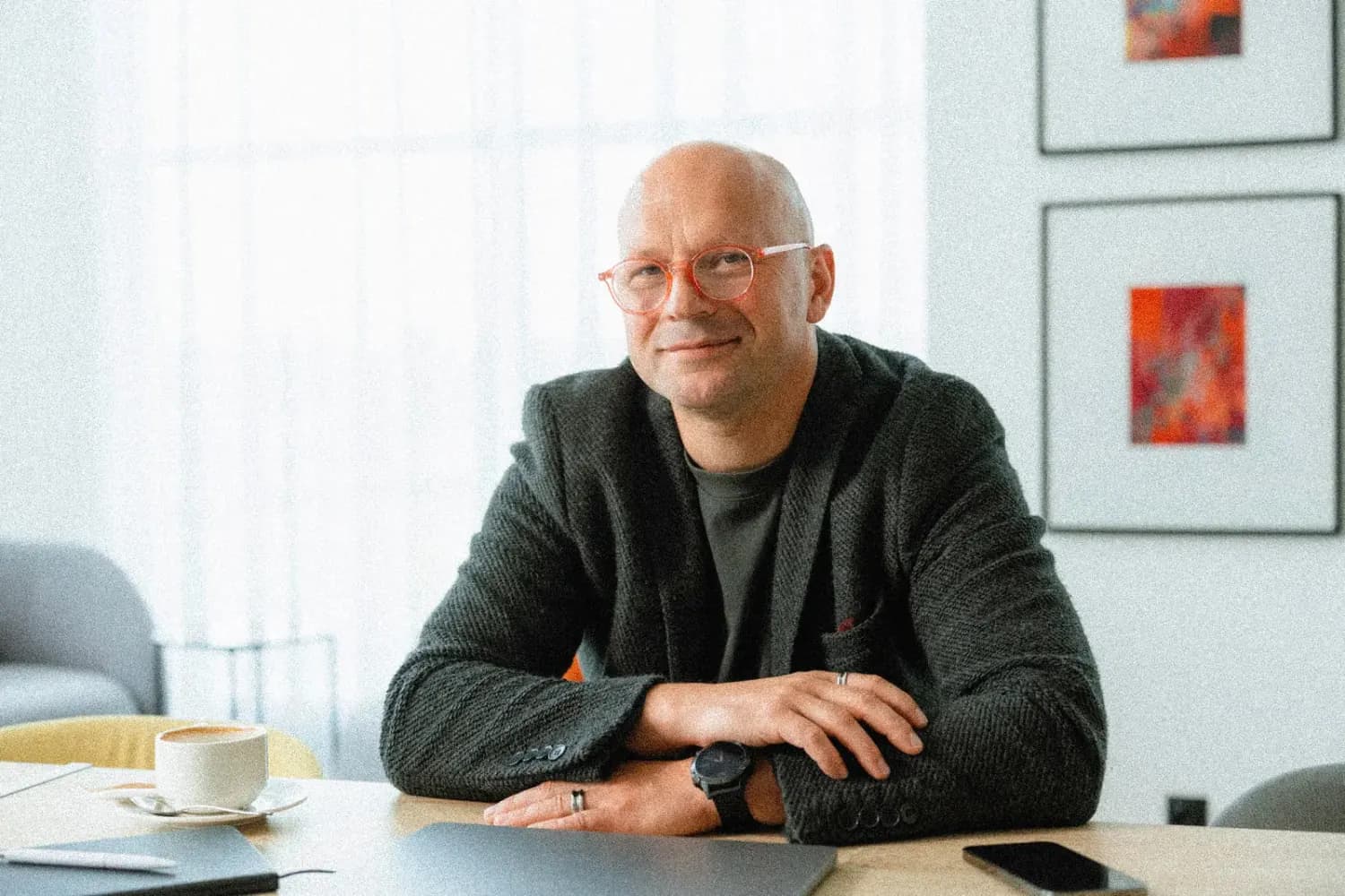 Fyxer customer at their desk