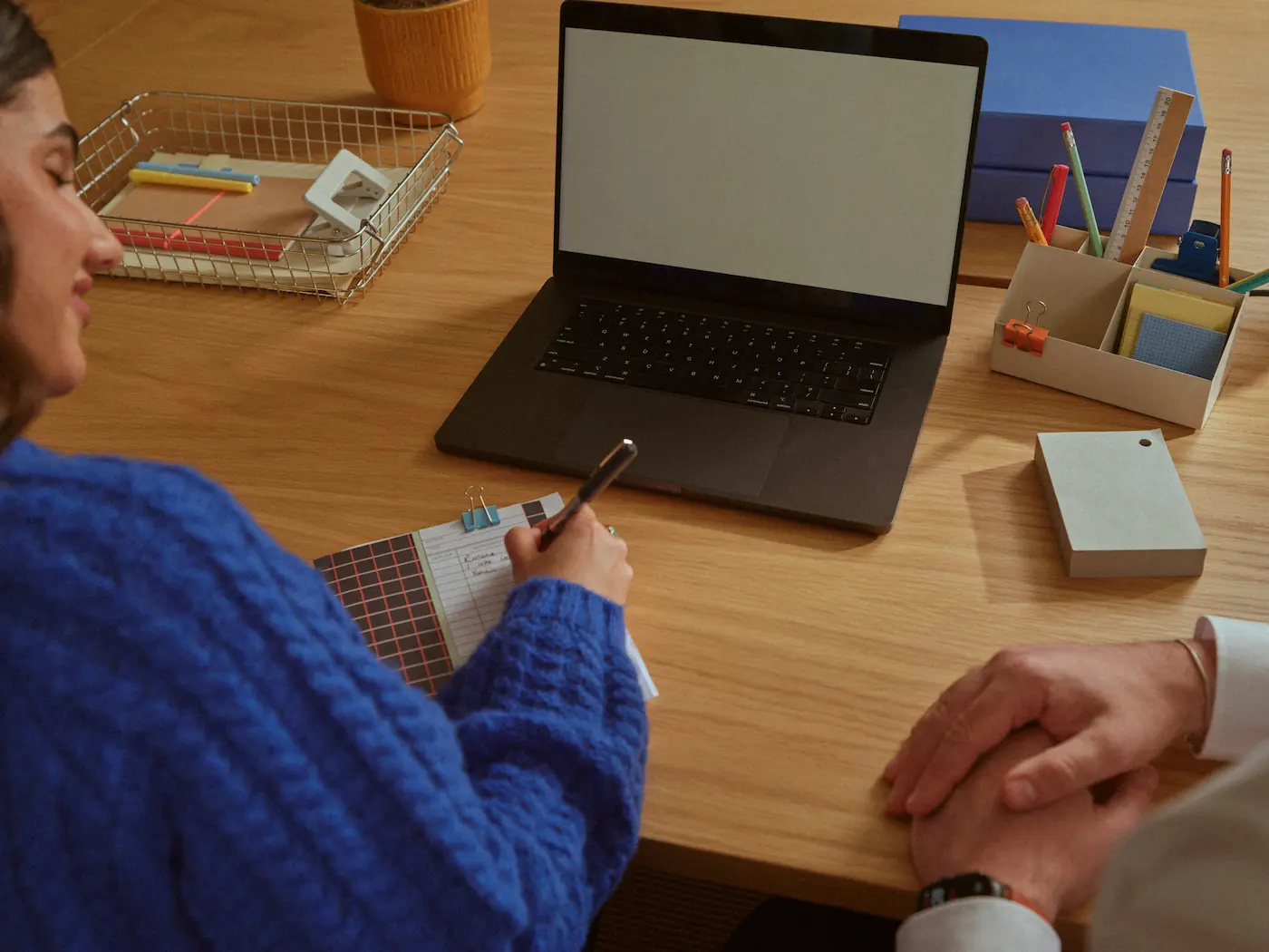 Professional using Outlook AI assistant on their device