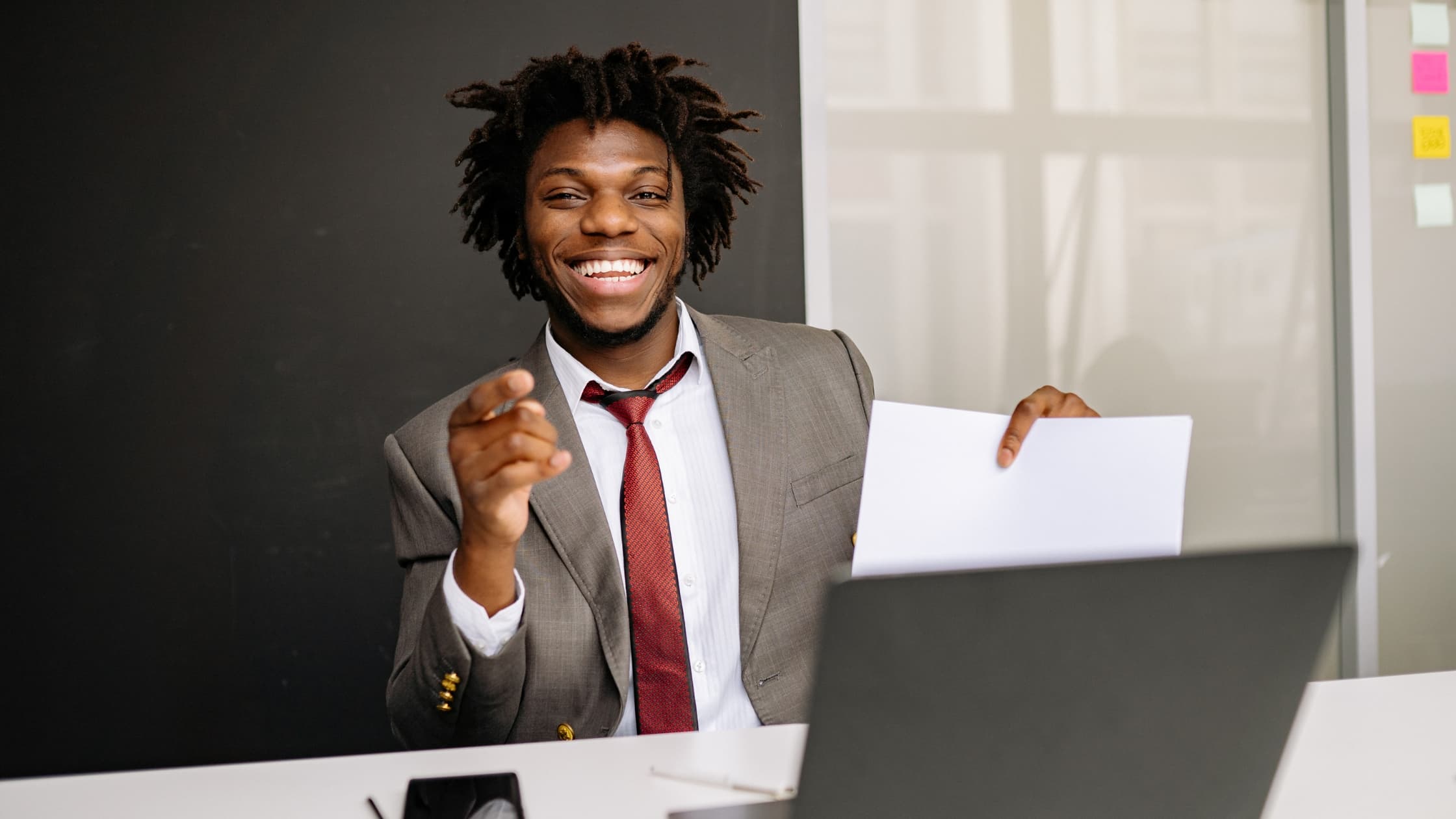 How to write an email asking for a job: Job inquiry email templates