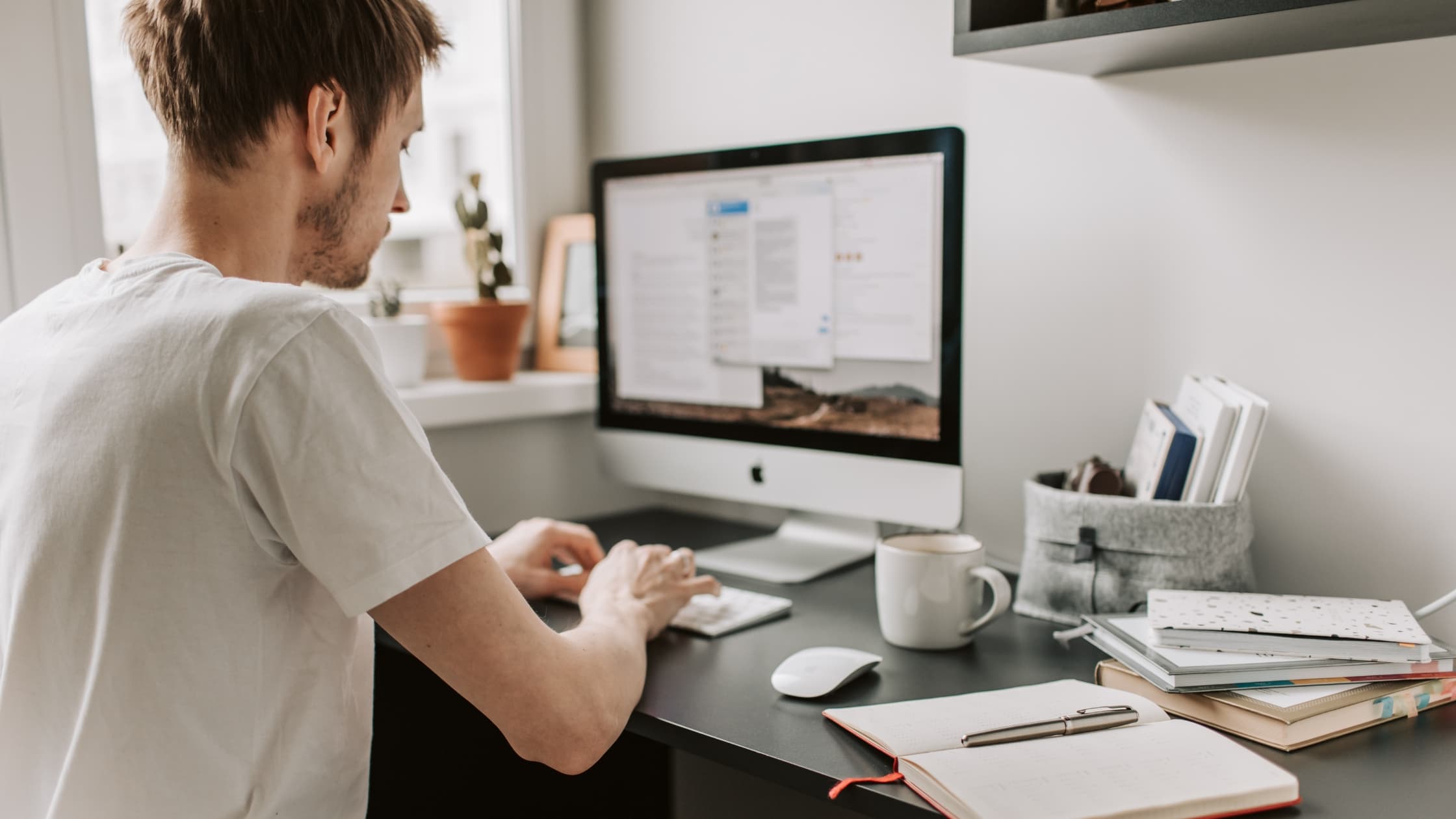 Where to put the date in an email: US, UK, and international formats